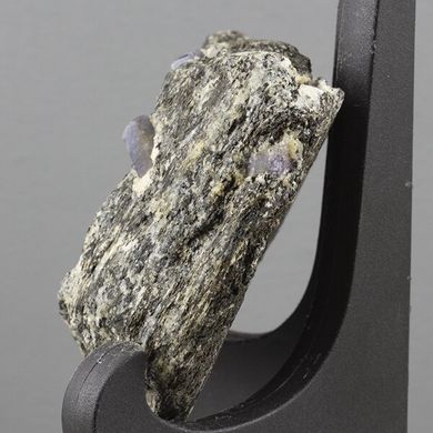 Сапфир, кристаллы в породе 93*62*27мм, 259г, Мадагаскар
