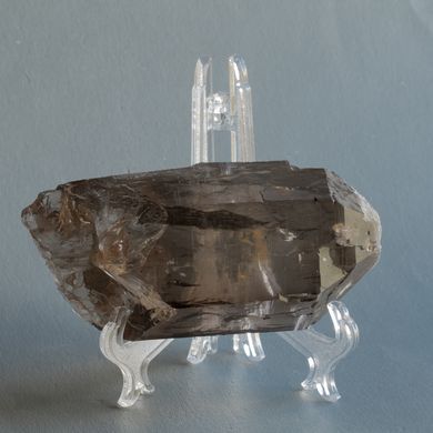 Раухтопаз (дымчатый кварц) 112*43*38мм кристалл 284г, Швейцария. На подставке