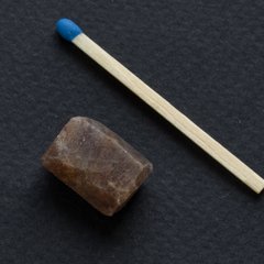 Рубін сапфір 15*12*8мм необроблений кристал з Танзанії