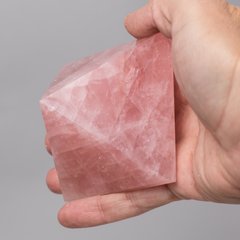 Пирамида 74*74*56мм из розового кварца, Бразилия