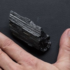 Шерл черный турмалин кристалл 79*36*20мм из Бразилии