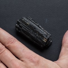 Шерл черный турмалин кристалл 63*28*19мм из Бразилии
