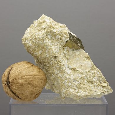 Пирит в породе 8,5*4,5*6см, 180г, Испания