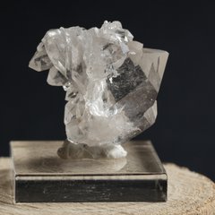 Горный хрусталь 24*22*11мм сросток двухголовых кристаллов, Швейцария