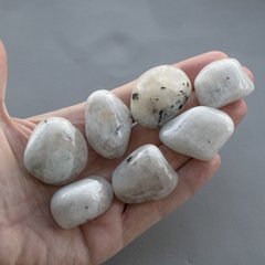 Галька полированная лунный камень белый радужный 25-35мм