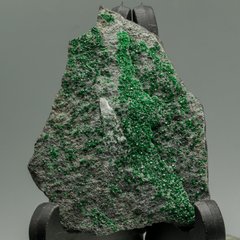 Уваровит, зеленый гранат, 89*65*17мм, 174г