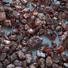 Циркон, гиацинт 3-9мм фрагменты кристаллов 5г/уп. из Танзании
