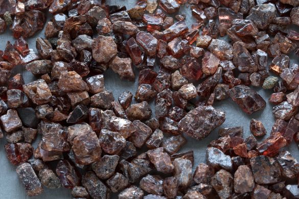 Циркон, гиацинт 3-9мм фрагменты кристаллов 5г/уп. из Танзании