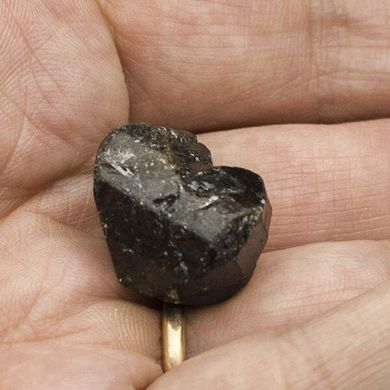 Циркон, кристалл 17*14*21мм, 12г, Танзания