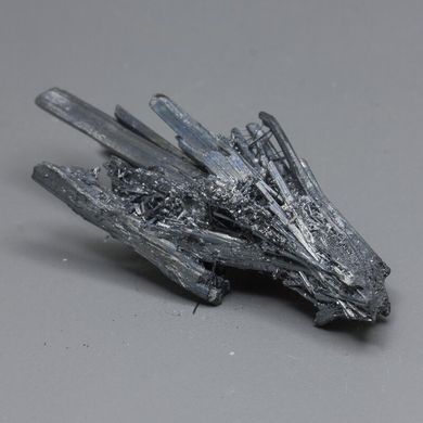 Антимонит (стибнит), сросток кристаллов 78*33*18мм, 27г, Китай