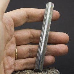 Антимонит (стибнит), кристалл 96*9*7мм, 19г, Китай