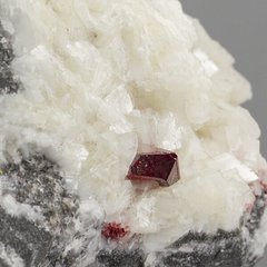 Киноварь в доломите, кристалл, 74*59*26мм, 116г, Китай