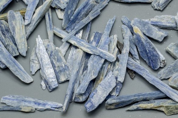 Кианит, кристаллы из Бразилии, на вес