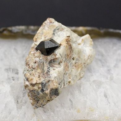 Лоренценит, кристаллы в породе 41*27*18мм, 22г, Кольский п-ов