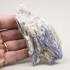 Кианит из Бразилии, кристалл 105*54*38мм, 198г