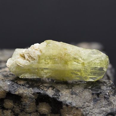 Бразилианит, кристалл 29*10*7мм, 3.6г, Бразилия