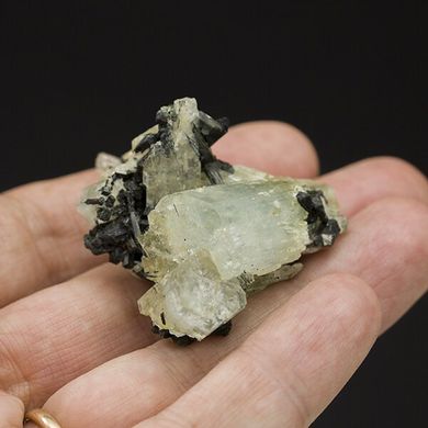 Аквамарин, кристали + шерл 37*40*29мм, Намібія