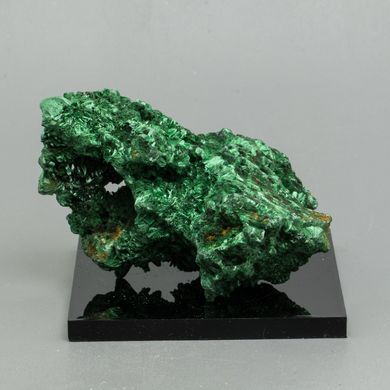 Малахит кристаллический 84*52*56мм, 147г, Конго