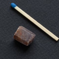 Рубін сапфір 13*9*10мм необроблений кристал з Танзанії