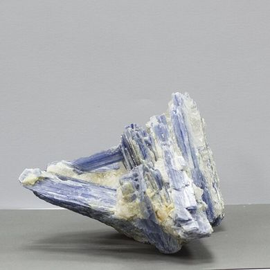 Кианит (дистен) из Бразилии, кристаллы 25*21*13см, 2,7кг