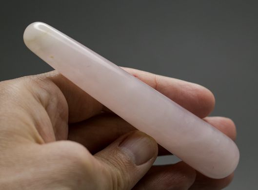 Масажна паличка 11см, рожевий кварц, натуральний камінь для масажу обличчя. В мішечку