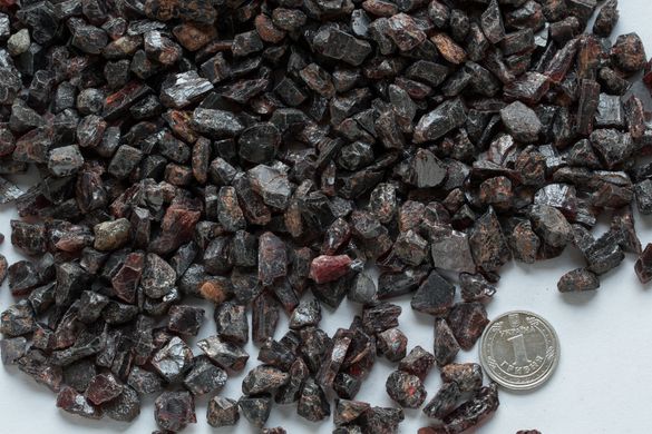 Родолит гранат 6-12мм необработанные фрагменты кристаллов из Танзании 50г/уп.