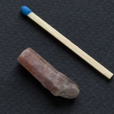 Рубин сапфир 26*8*8мм необработанный кристалл из Танзании