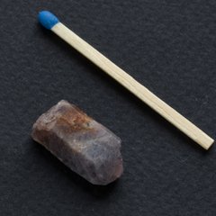 Рубін сапфір 19*8*10мм необроблений кристал з Танзанії
