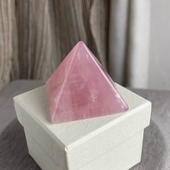 Піраміда 40*40*40мм з рожевого кварцу, Бразилія
