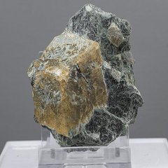 Брейнерит, кристалл в породе 68*52*26мм, 75г, Италия