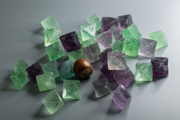Флюорит, кристал приб. 17*17*23мм, Китай, поштучно