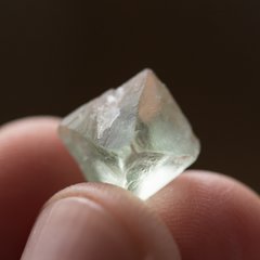Флюорит, кристалл ок. 10*10*12мм, Китай Поштучно