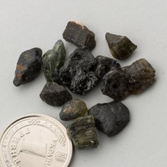 Верделіт Турмалін необроблені фрагменти кристалів 5-10мм з Замбії
