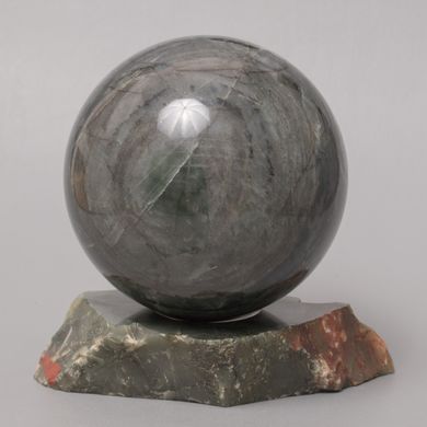 Куля з кварцу з егірином, піротином і магнетитом, діаметр 83мм, Украіна