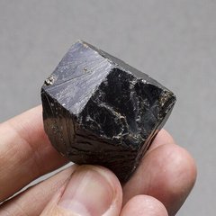 Меланит кристалл 33*33*33мм, Мали