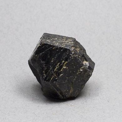 Меланит кристалл 33*33*33мм, Мали