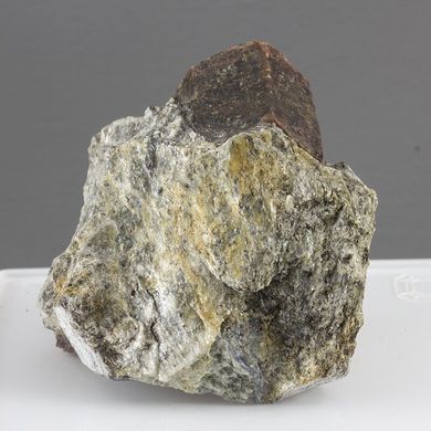 Гранат пироп-альмандин, 54*48*56мм, 144г, Италия