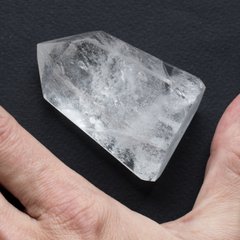 Гірський кришталь (кварц) кристал 65*43*26мм з плоскою основою, Бразилія