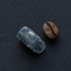 Сапфир синий кристалл 16*8*8мм необработанный Шри Ланка