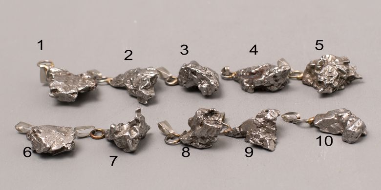 Кулон из метеорита на кожаном шнурке, Кампо-дель-Сьело, Аргентина