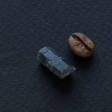 Сапфір синій кристал 13*8*6мм необроблений Шрі Ланка