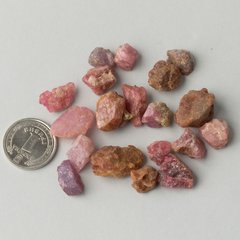 Шпинель 8-18мм з Танзанії, необроблені фрагменти кристалів ЛОТ 27г