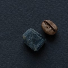 Сапфір синій кристал 12*10*7мм необроблений Шрі Ланка
