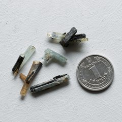 Аквамарин+шерл кристаллы 12-20мм 5шт/ЛОТ голубой берилл из Намибии