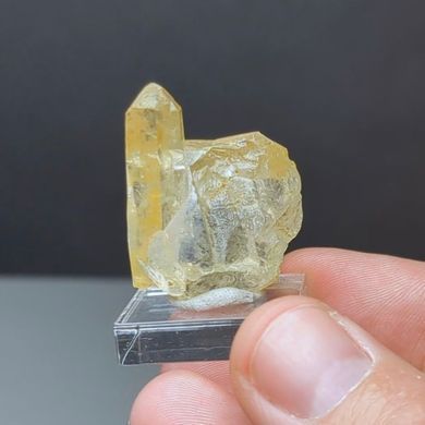 Горный хрусталь с лимонитом 30*28*14мм кристалл, Швейцария