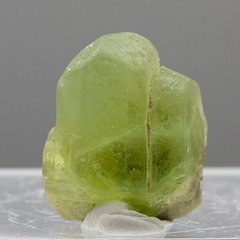 Хризолит, кристалл 17*14*9мм, 5г, Пакистан