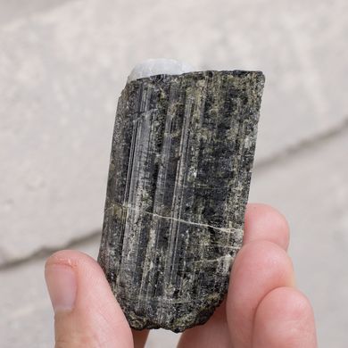 Шерл черный турмалин кристалл 62*34*18мм из Танзании