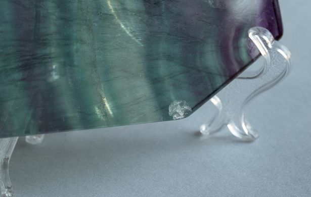 Флюорит полірований зріз пластина 101*70*7мм. Невеличкий дефект