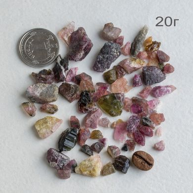 Турмалин лиддикоатит 3-15мм необработанные фрагменты кристаллов с Мадагаскара. На вес