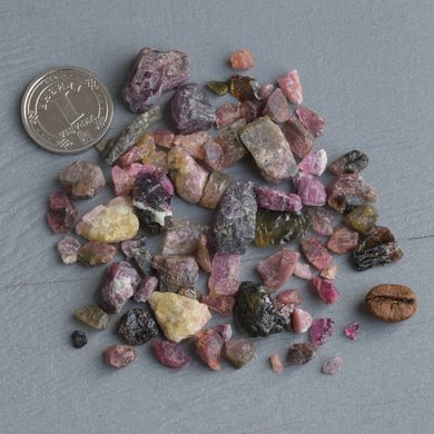 Турмалин лиддикоатит 3-15мм необработанные фрагменты кристаллов с Мадагаскара уп. 20г
